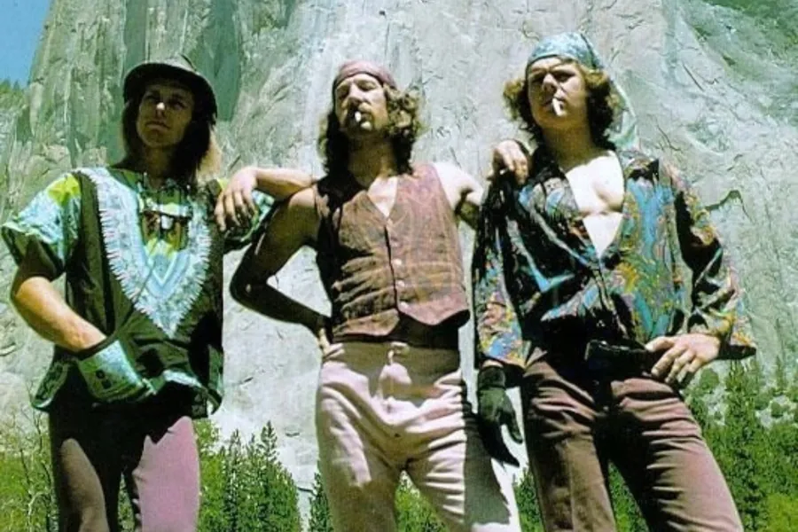 Billy Westbay, Jim Bridwell, et John Long après la première ascension en une journée du Nose d'El Capitan (Yosemite) en 1975.