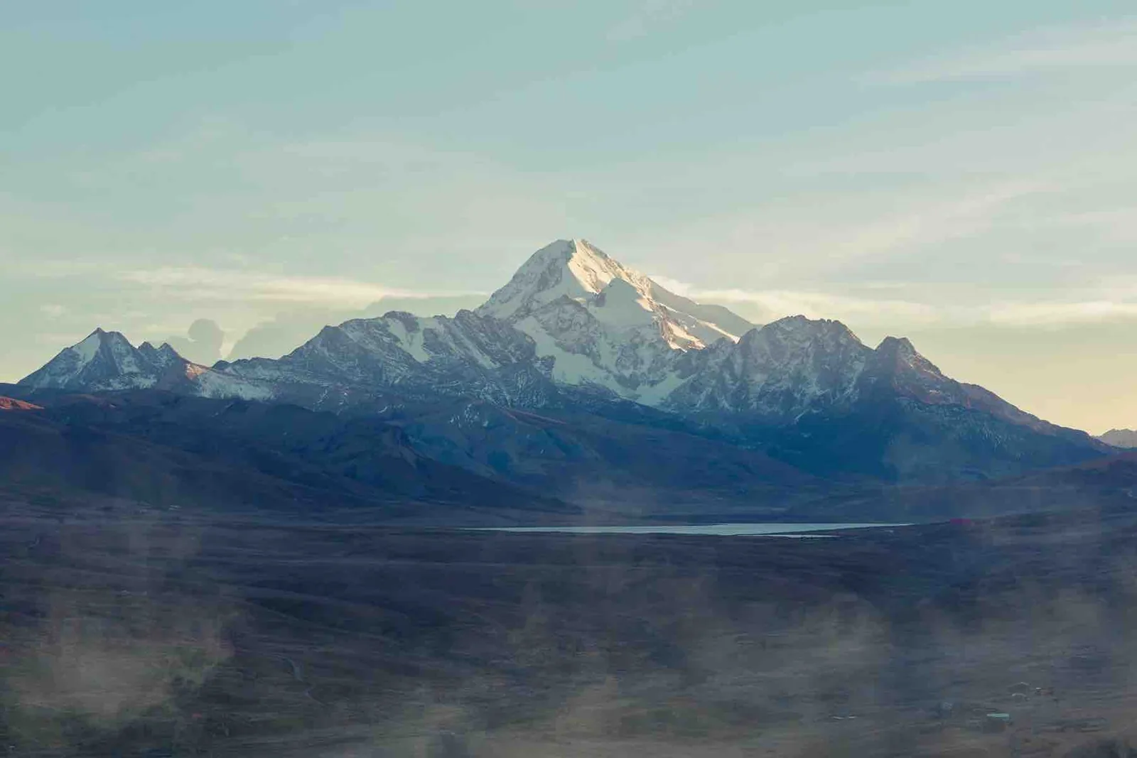 Cholitas climbers Bolivia