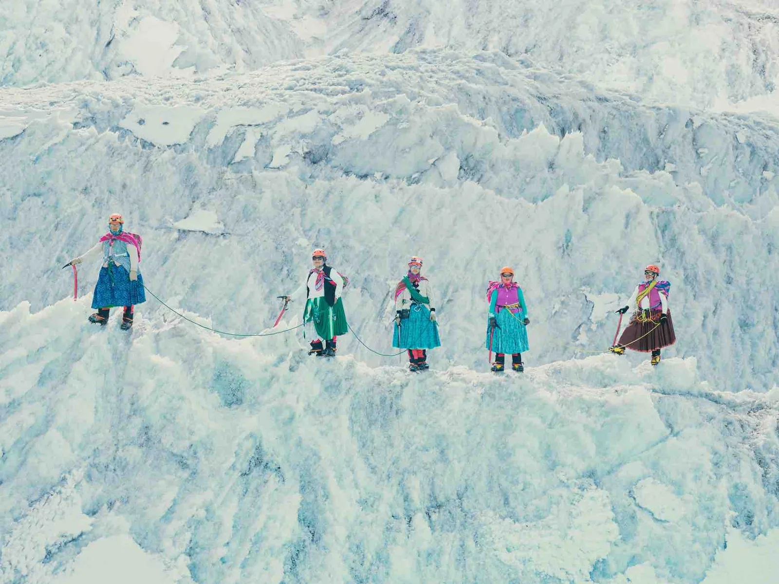 Cholitas climbers Bolivia
