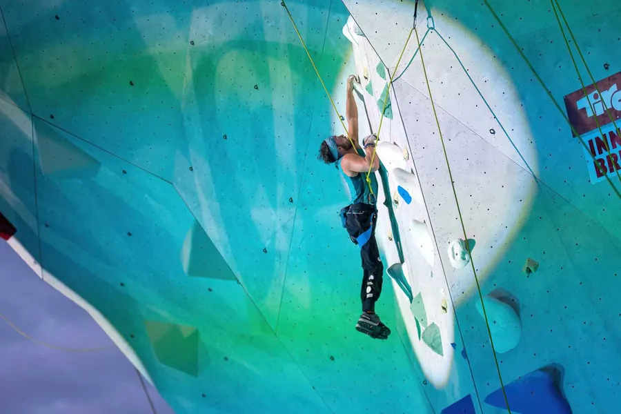 Para climbing JO