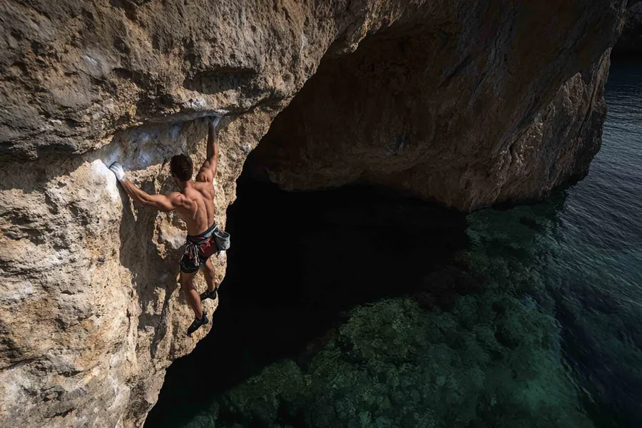 Deep Water Solo (DWS)