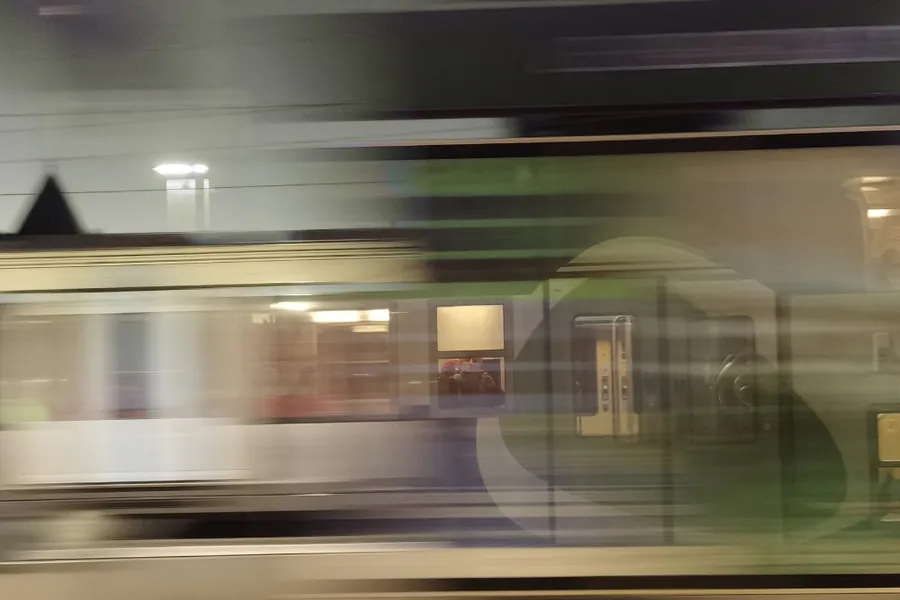Le train par la grande voie